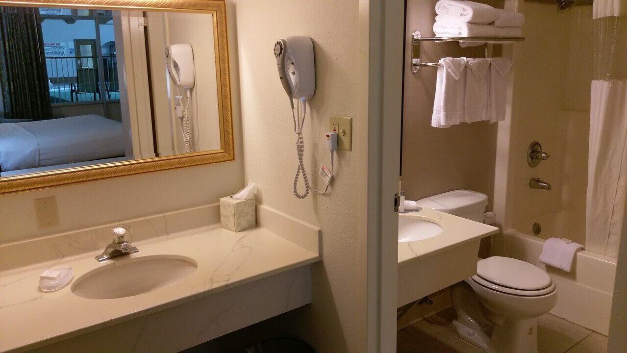 C3 Hotel And Convention Center Hastings Luaran gambar